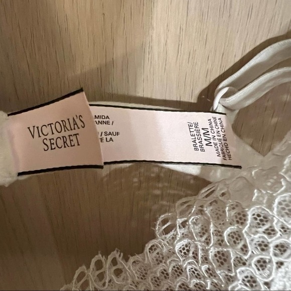 Victoria’s Secret White Lace Bralette - Picture 3 of 3